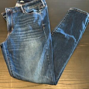 Old Navy Women’s Skinny Stretch Blue Jeans